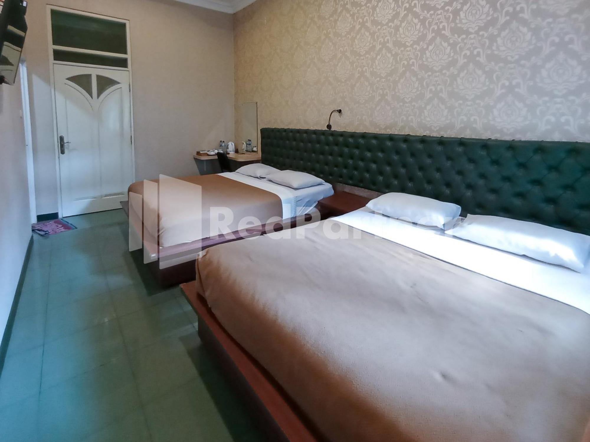 Nillo Hotel Kebumen Mitra Reddoorz Exterior foto