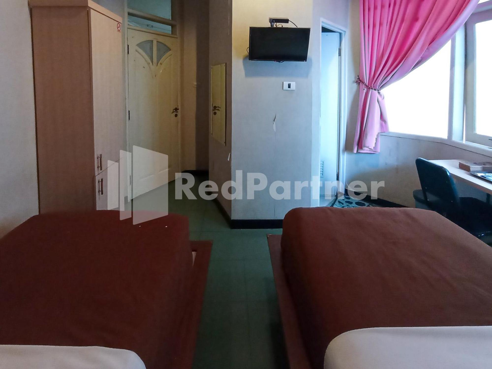 Nillo Hotel Kebumen Mitra Reddoorz Exterior foto